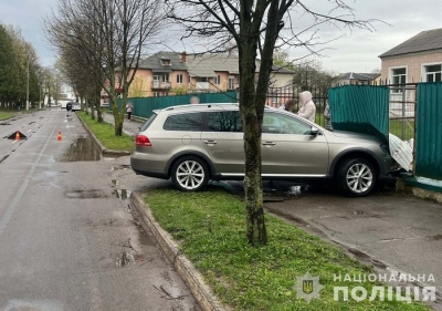 У Нововолинську водійка на легковику збила жінку на тротуарі