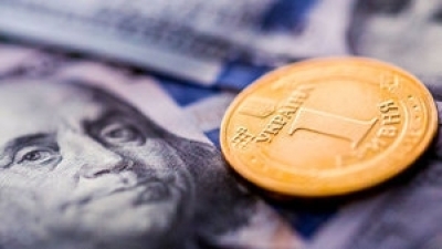 Гривня укріплюється після падіння: Нацбанк встановив офіційний курс долара на п’ятницю